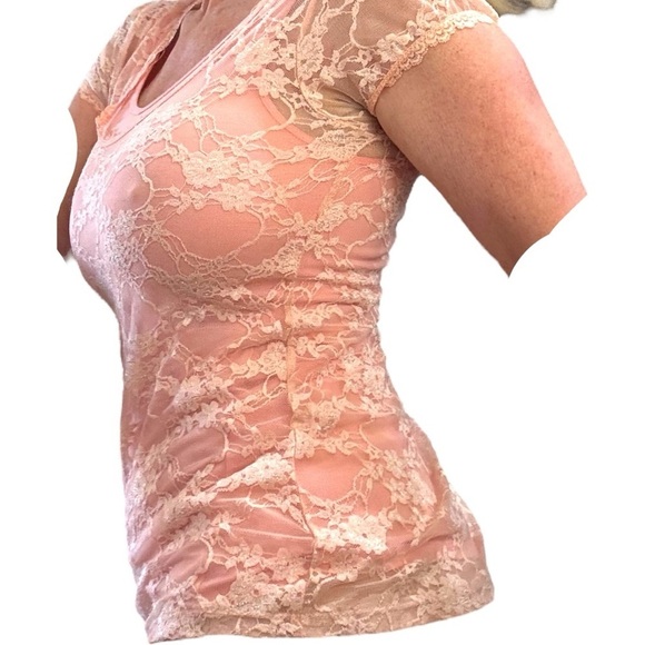 NWOT Downeast Basics Lace Overlay peach Top - Picture 6 of 9